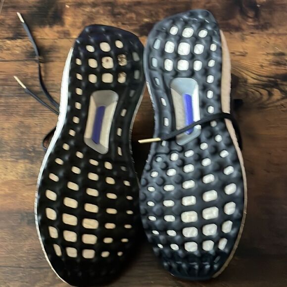 ADIDAS ULTRABOOST 1.0 'OG' Sneakers Size 8.5/ Excellent - Picture 8 of 9